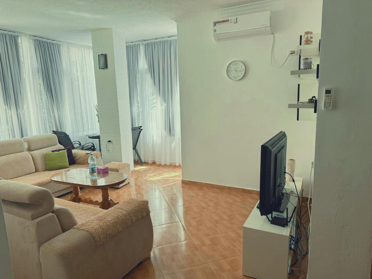 Aral Apartament Golem (Tirana)